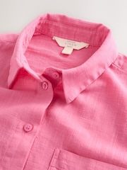 وردي شاحب - قميص طويل الأكمام مريح مصنوع من الكتان - صورة 2 من 5