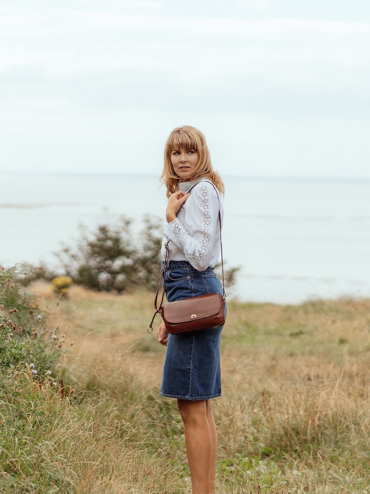 Conkca 'Odessa' Leather Cross Body Brown Bag - Image 8 of 8 Conkca 'Odessa' Leather Cross Body Brown Bag - Image 8 of 8