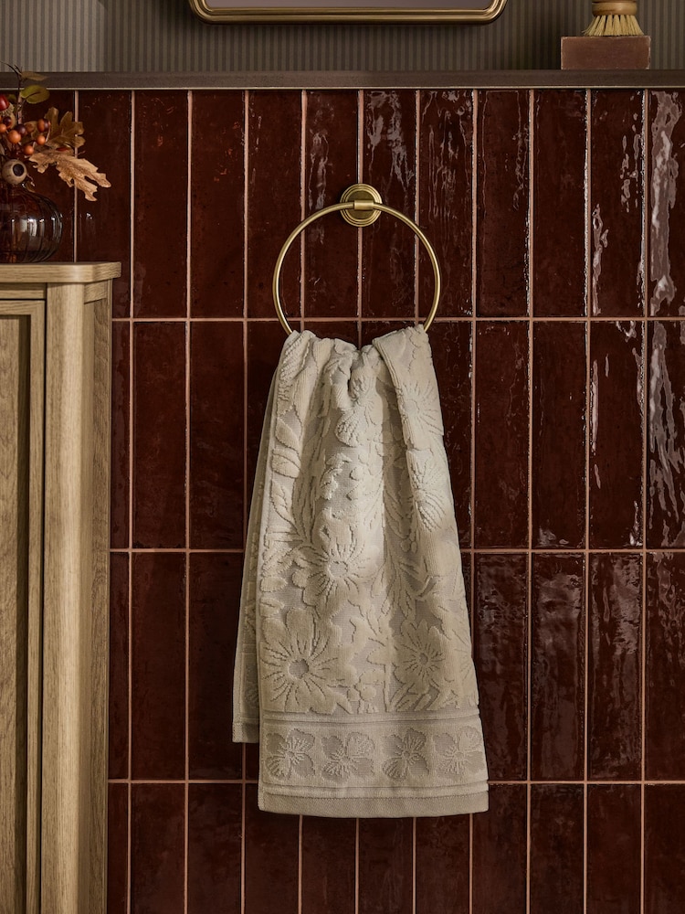 Natural Country Floral Towel - Image 2 of 4