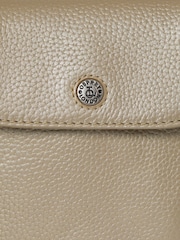 zlata (barva); zlato - Osprey London The Madison usnjena torbica za telefon - Slika 5 iz 5