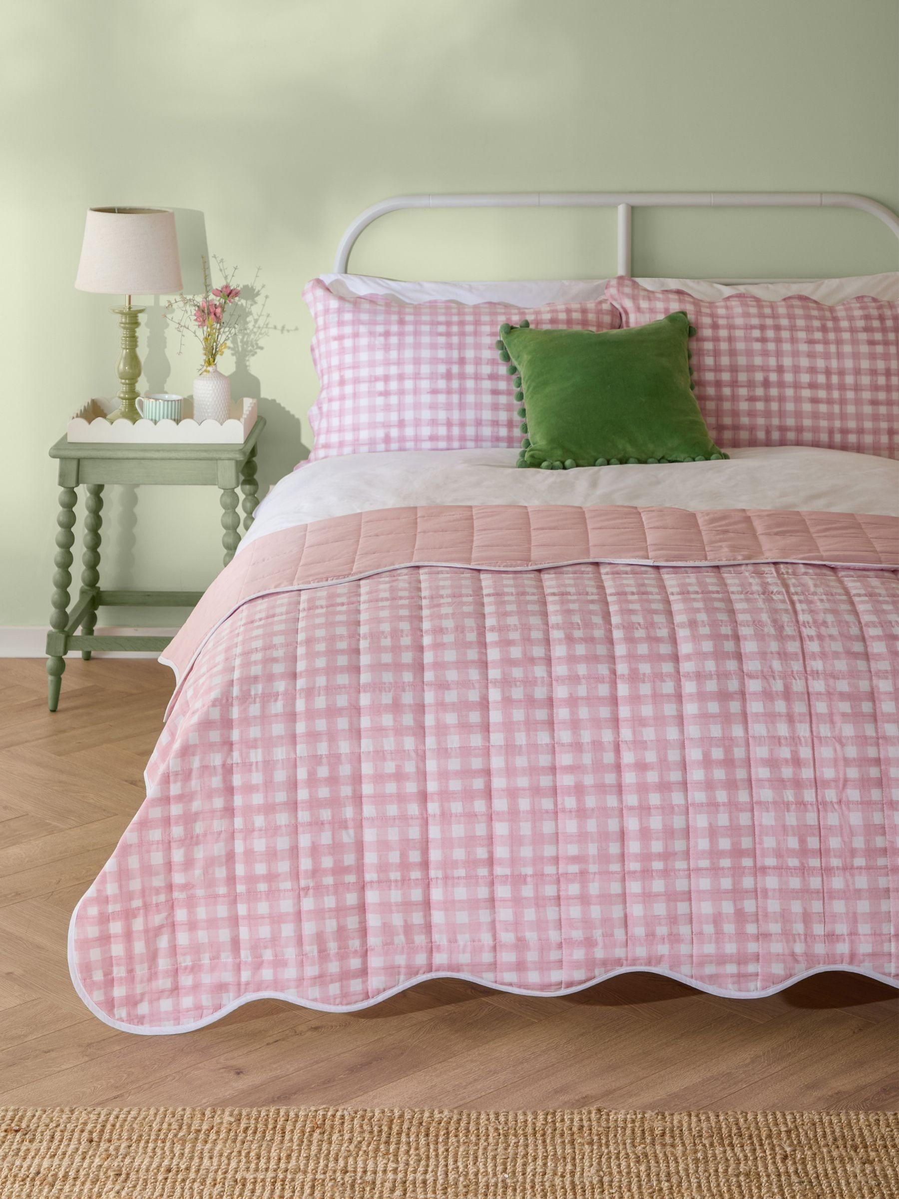 Scallop Quilted Bedspread 150 X 200Cm - Size: 200 X 150 X 1Cm - Wilko Pink Furn - Image 5
