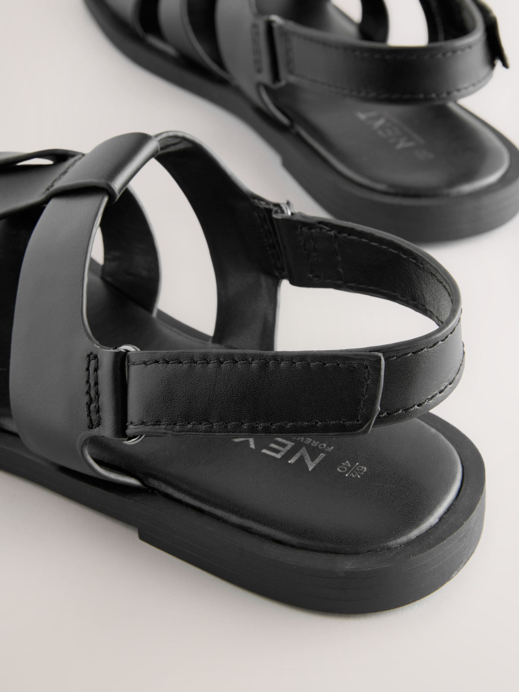 Next：日本 ブラック - Forever Comfort® レザーフィッシャーマン
