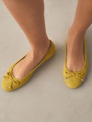 黃色 - Forever Comfort® Round Toe Suede Ballet Flats - 圖片 2/7
