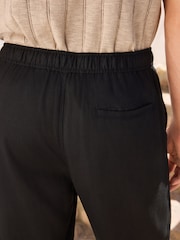 أسود - Essential Elasticated Waist Trousers With Linen - صورة 5 من 7