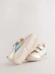 حذاء رياضي برّاق بألوان قوس قزح من Little Bird By Jools Oliver - Image 3 of 5