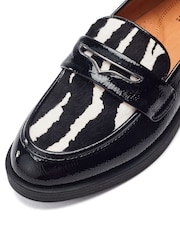 Moda in Pelle Black Fumia Flexible Outsole Penny Loafers - Image 4 of 4