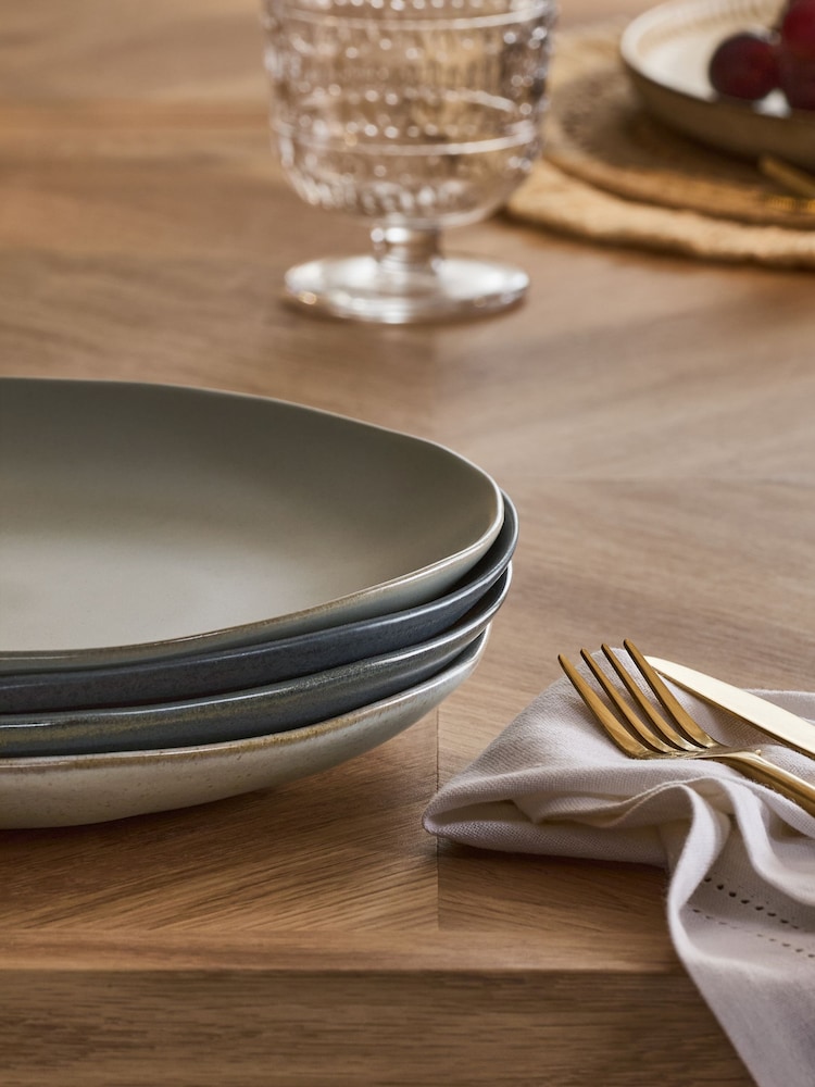 Set of 4 Grey Scandi Dinner Plates - Image 2 of 3