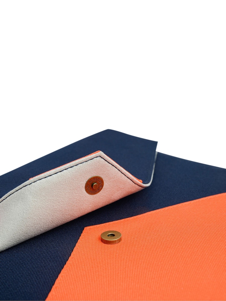 Gentleman’s Hardware Multi Laptop Case - Image 8 of 8