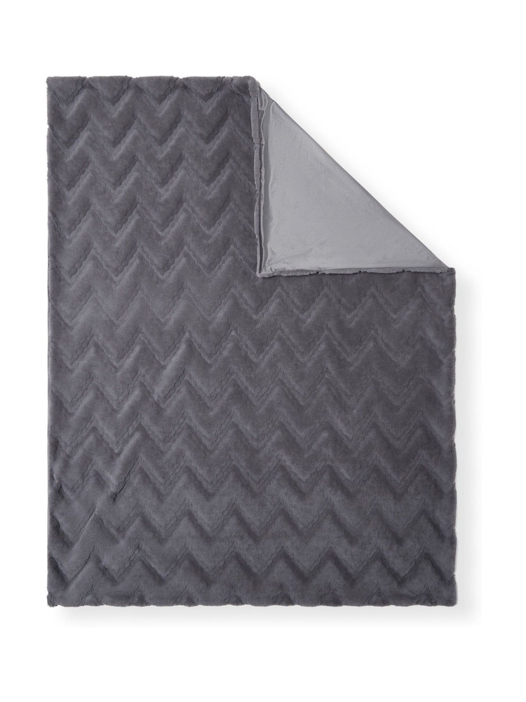 BHS Charcoal Chevron Faux Fur Throw - Image 5 of 5 BHS Charcoal Chevron Faux Fur Throw - Image 5 of 5