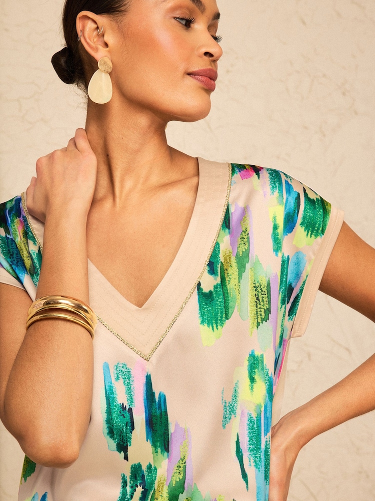 Love & Roses Champagne Smudged Animal Printed V-Neck Satin Front Jersey T-Shirt - Image 2 of 4