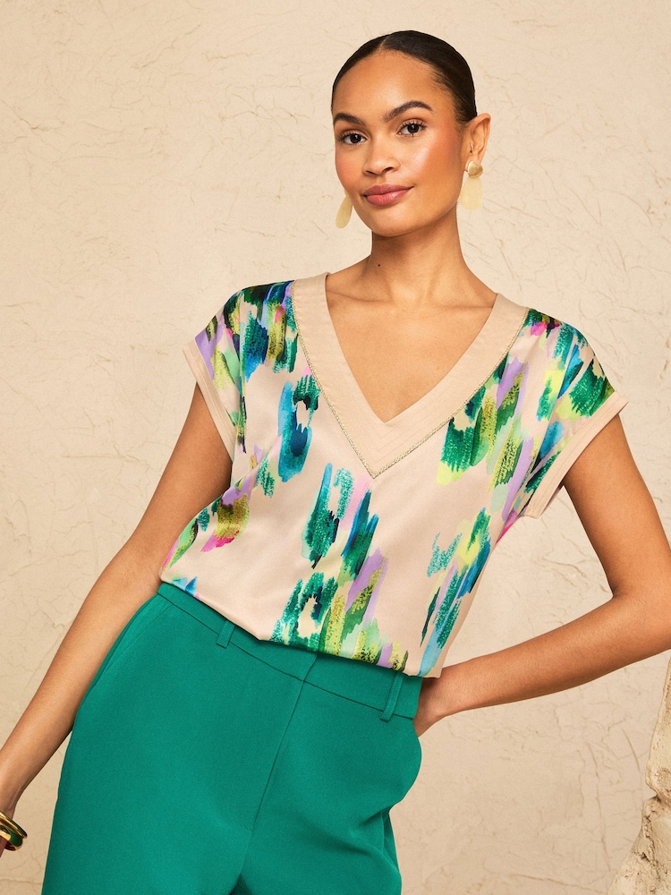 Love & Roses Champagne Smudged Animal Printed V-Neck Satin Front Jersey T-Shirt - Image 4 of 4