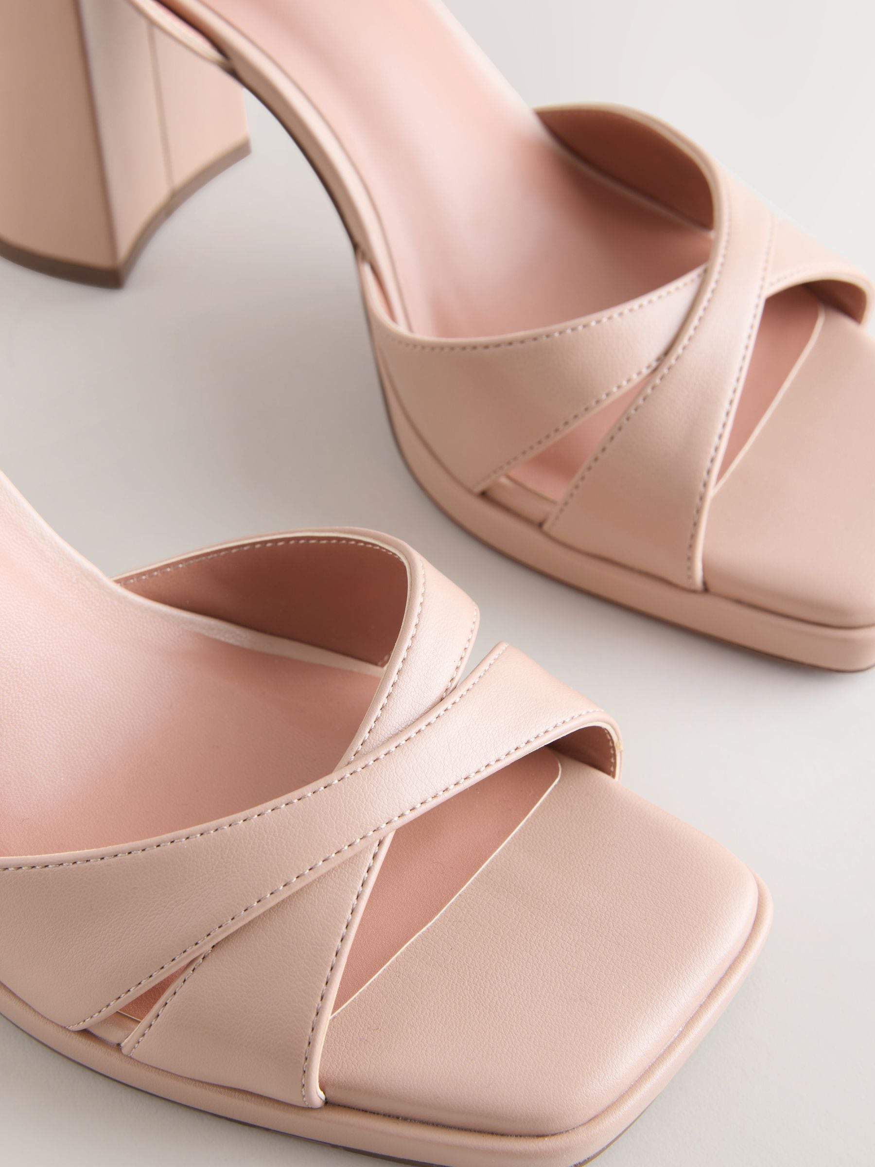 Buy Нюдовий - Босоніжки платформи Forever Comfort® з сайту Next