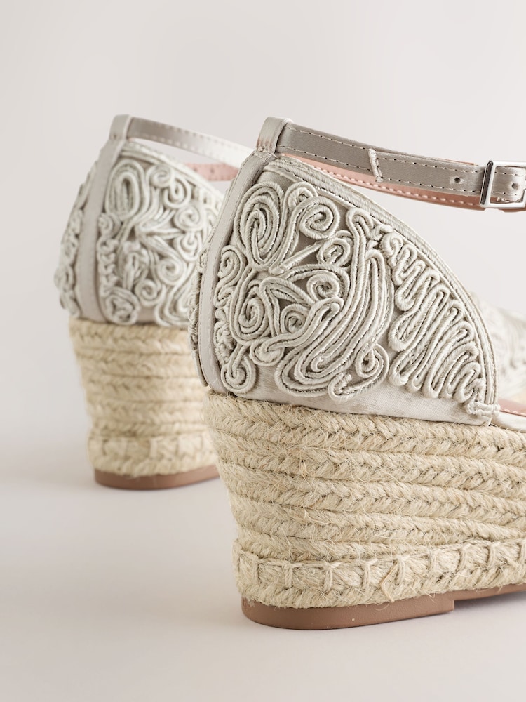 Bone Forever Comfort® Closed Toe Swirl Wedge - Image 10 of 10