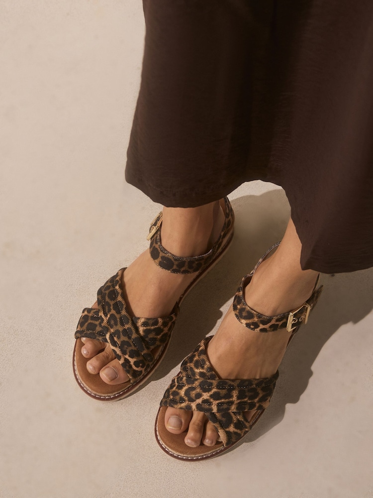 Leopard - Forever Comfort® Cross Over Wedges - Bild 1 von 9 Leopard - Forever Comfort® Cross Over Wedges - Bild 1 von 9