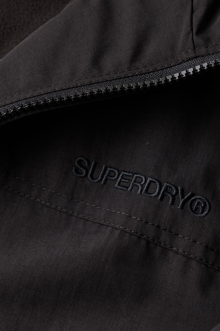 Superdry Surplus Bomberjacke aus Nylon mit Kapuze - Bild 7 von 7