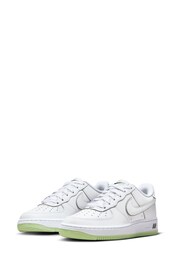 Nike White/Lime Air Force 1 Youth Trainers - Image 3 of 11