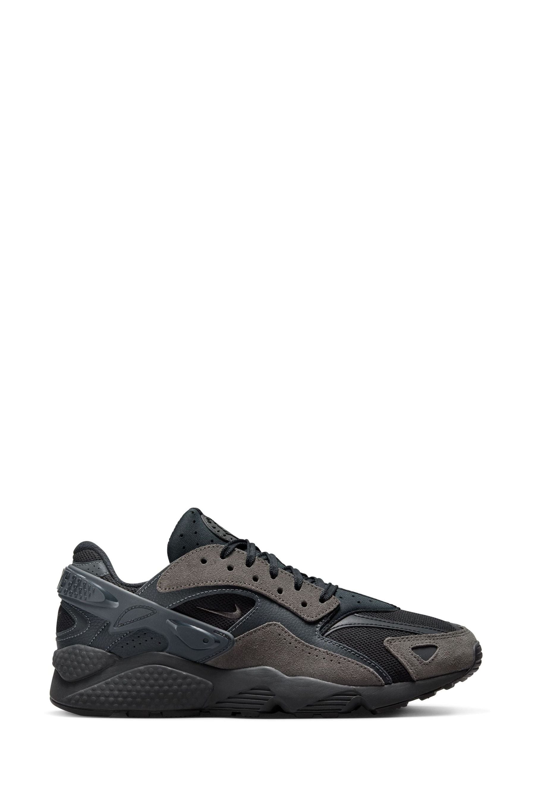 Black sales huarache trainers