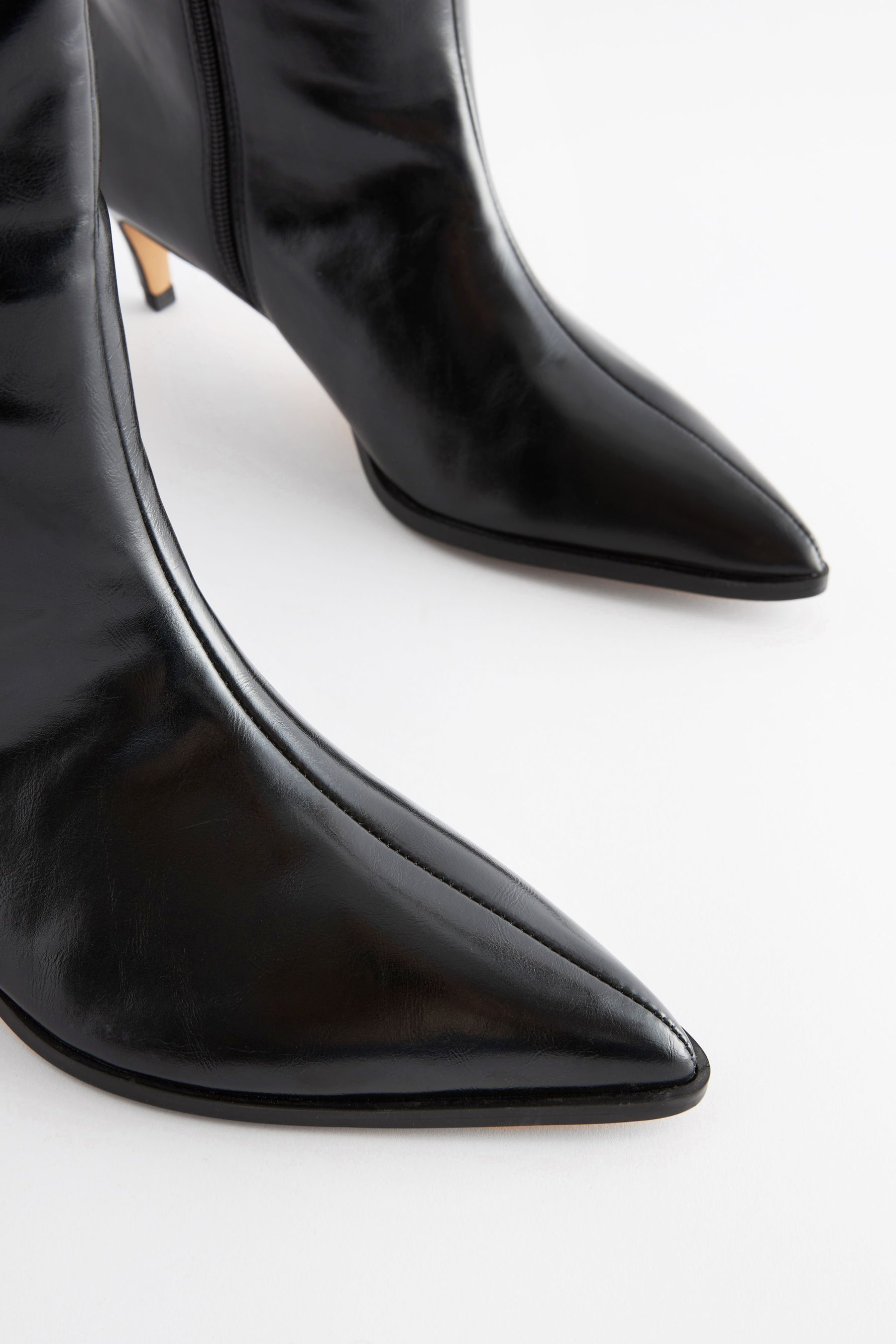 Knee high pointed toe boots online
