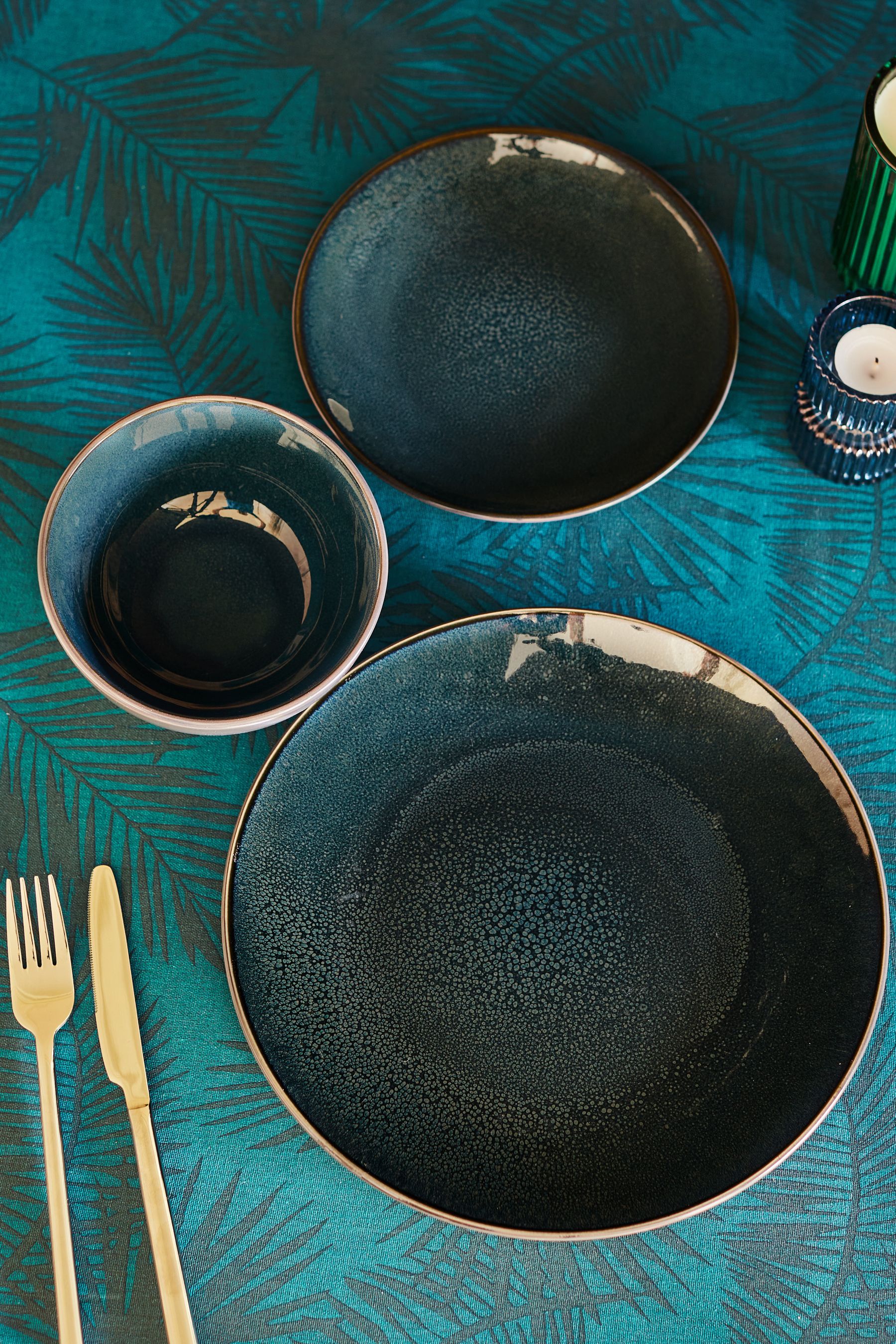Next logan top dining set