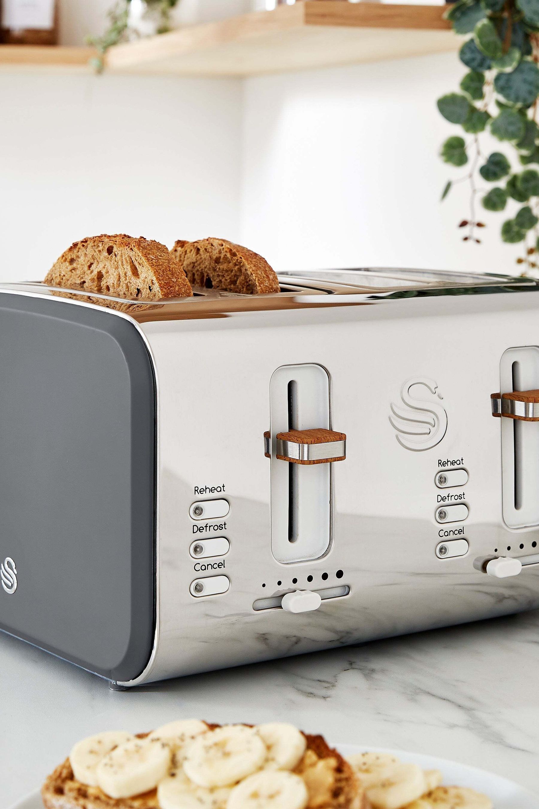 Swan 4 slice toaster deals