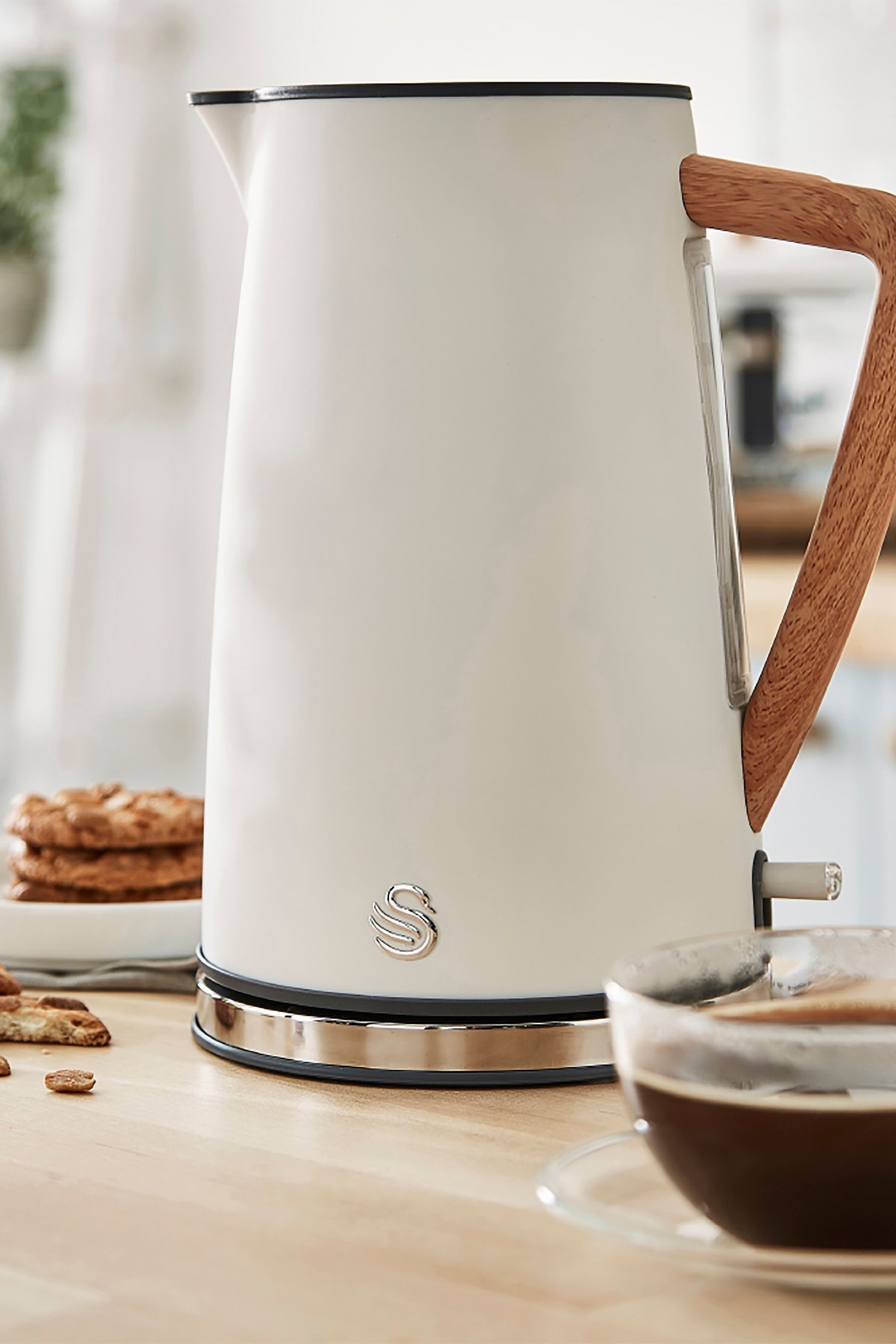 Swan white kettle clearance
