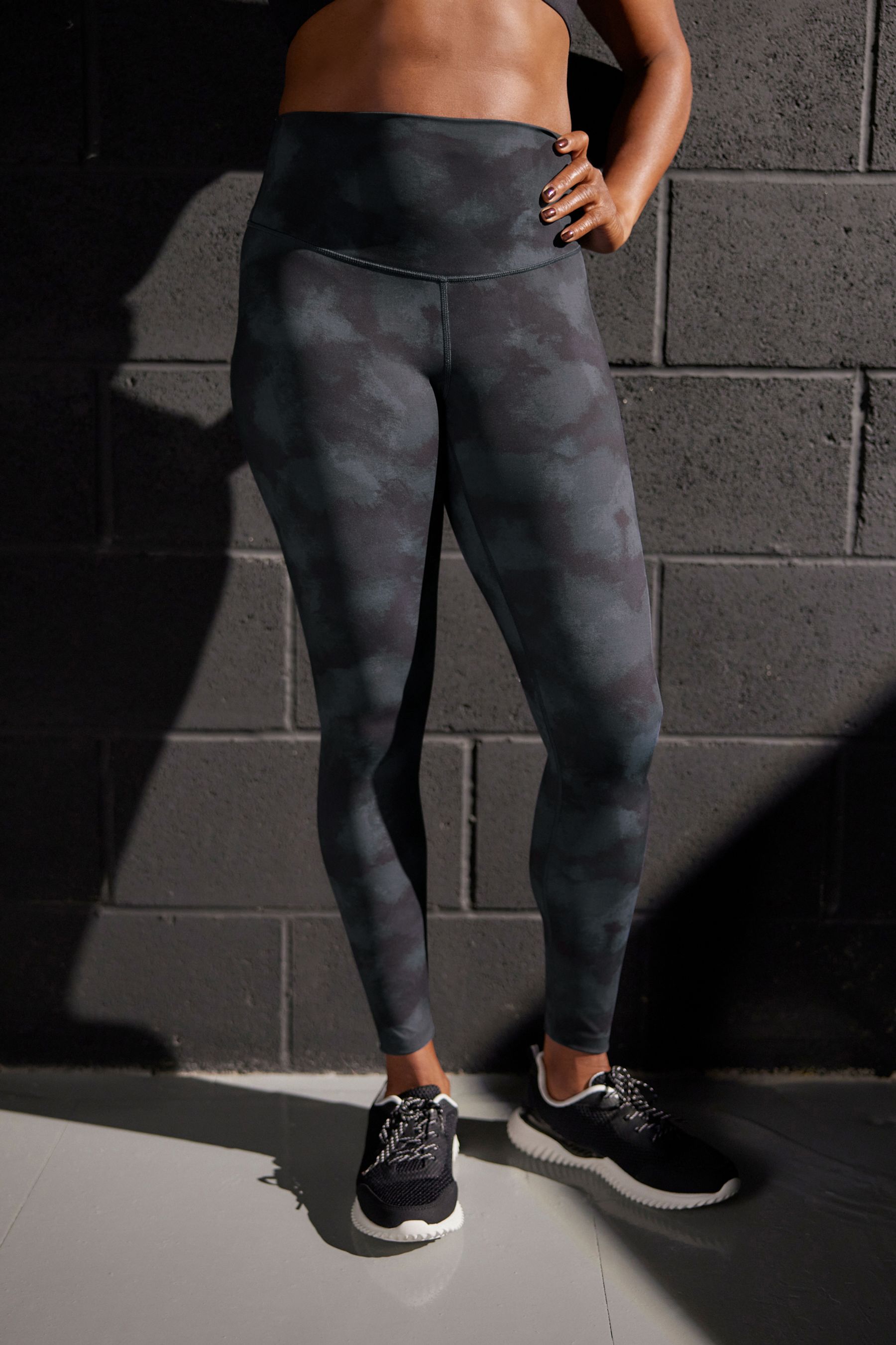 Nike bliss lux slim fit pants top