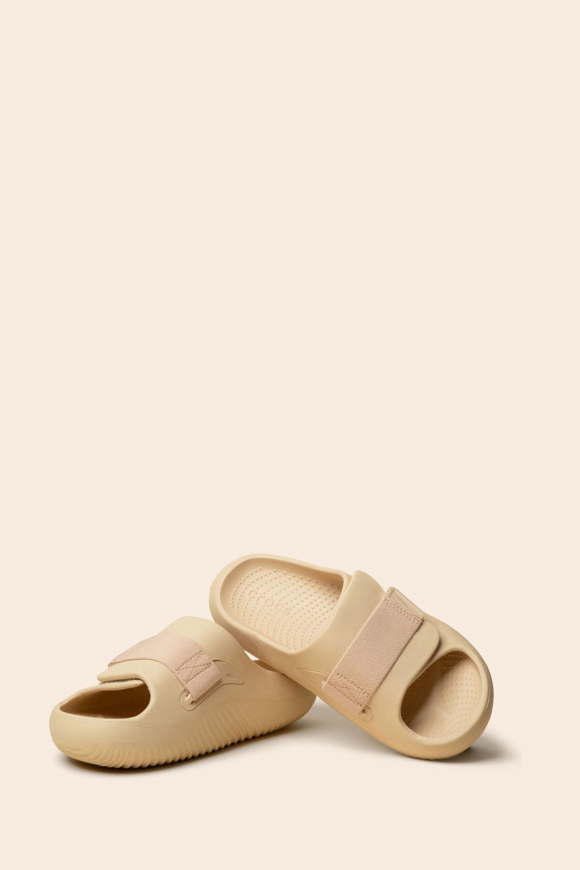 Crocs Mellow Luxe Recovery Slide - Image 5 of 5
