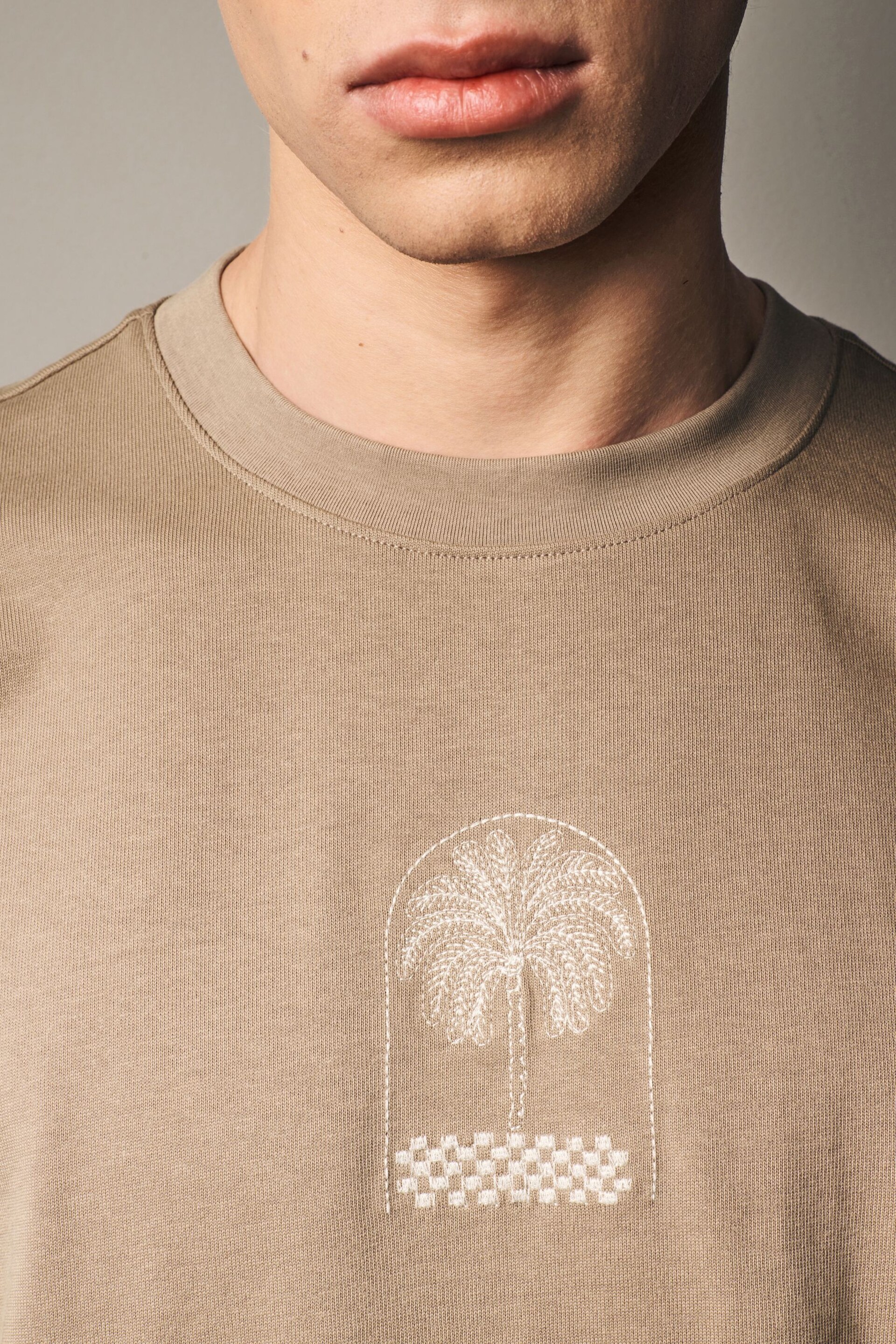 Stone Palm Back Print Beach Graphic T-Shirt - Image 4 of 8