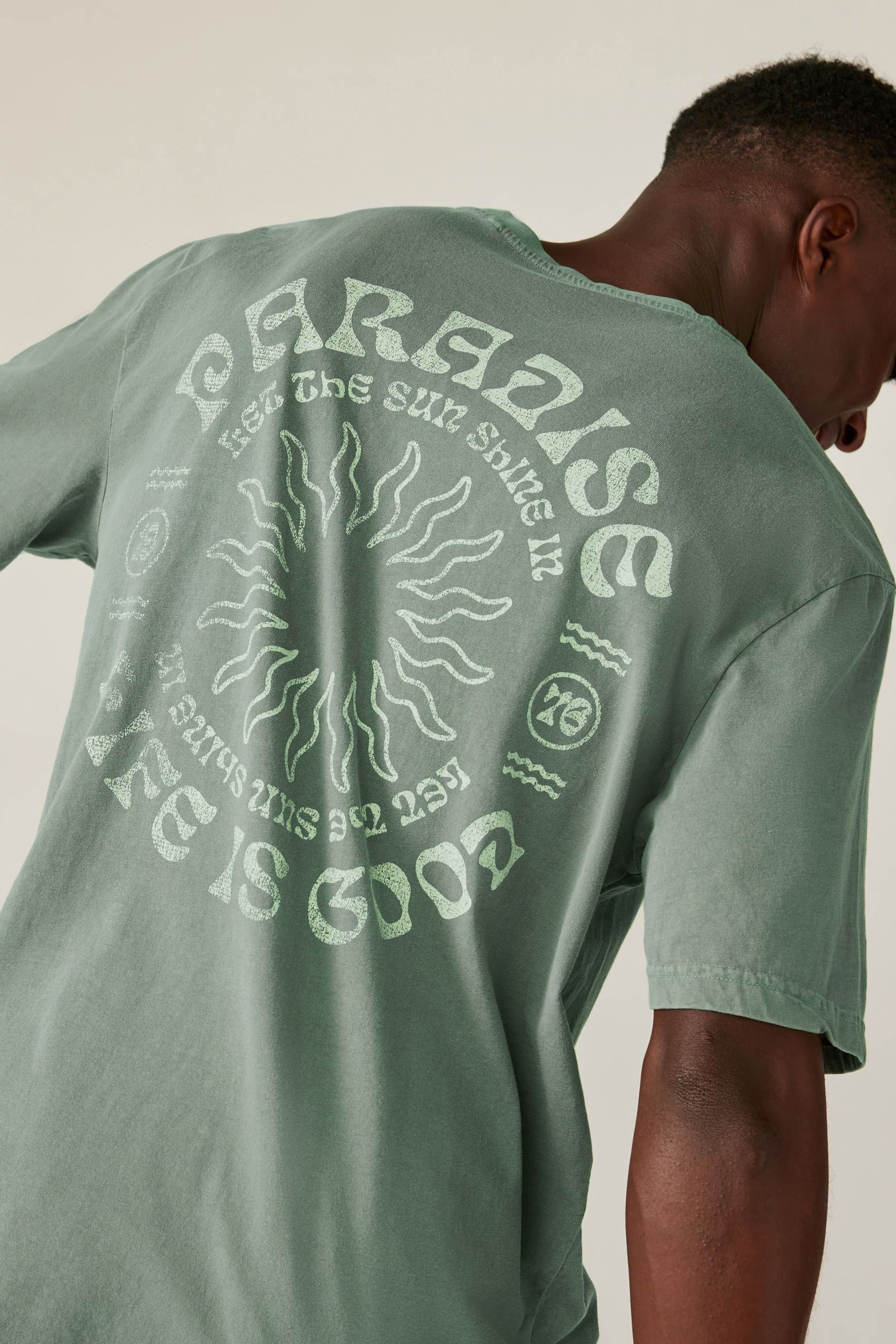 Green Sun Back Print Beach Graphic T-Shirt - Image 1 of 8