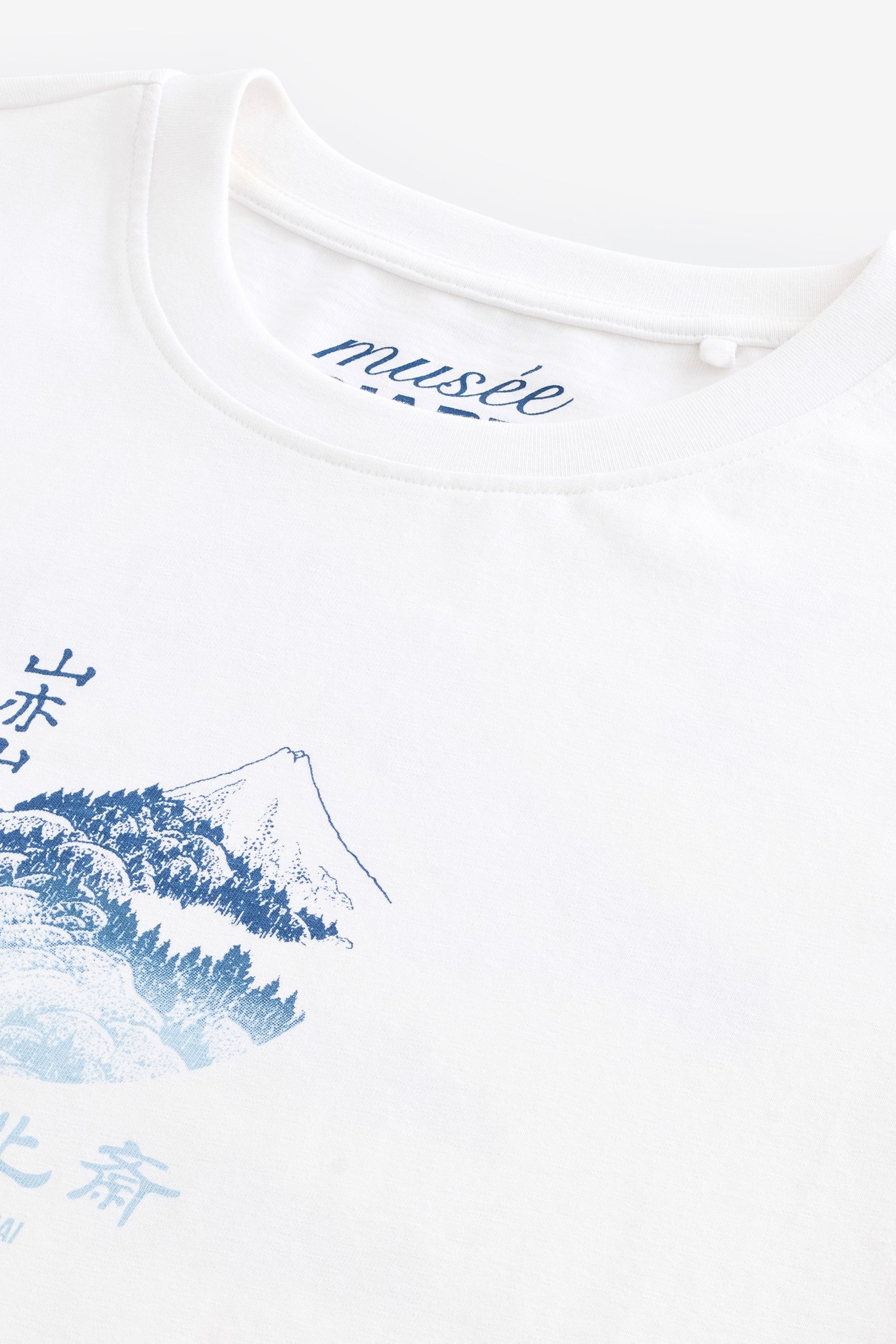 White Hokusai Mountain Artist Licence T-Shirt - Image 8 of 9