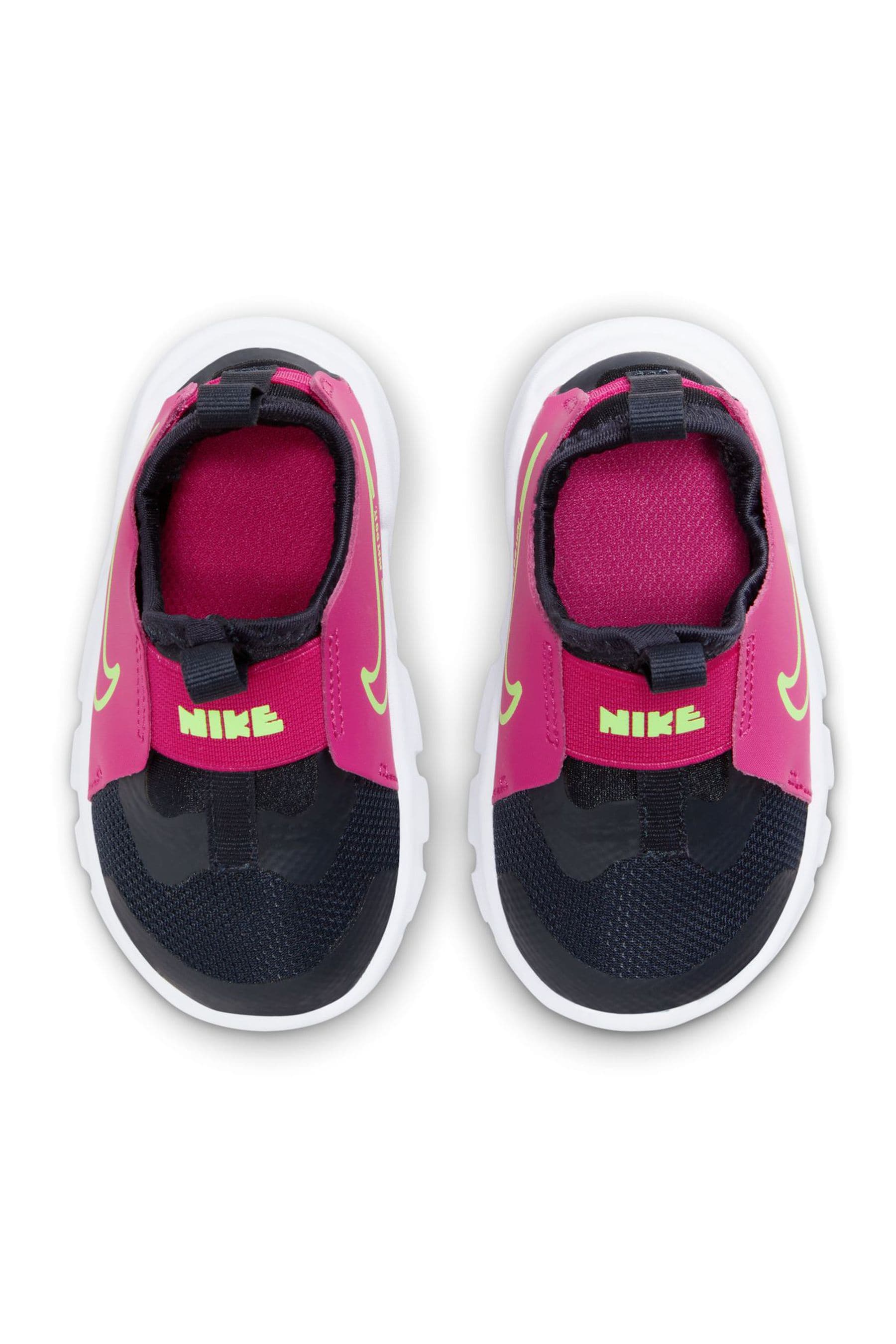 Infant navy nike trainers top