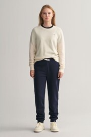 GANT Shield Logo Joggers - Image 4 of 5