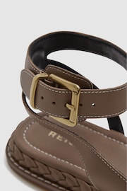 Reiss Tan Gabi Leather Plait Detail Sandals - Image 5 of 5