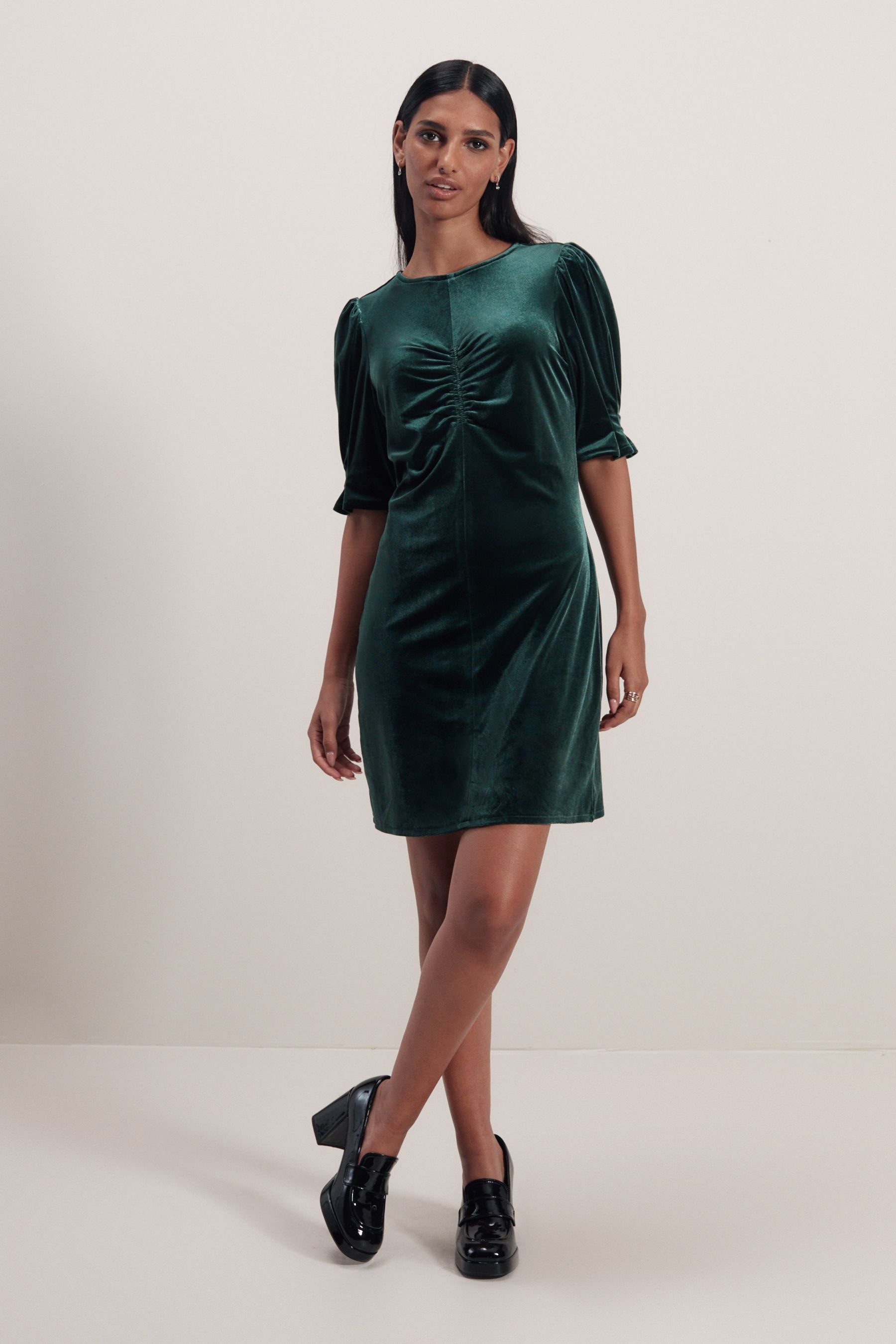 Emerald green ruched dress clearance