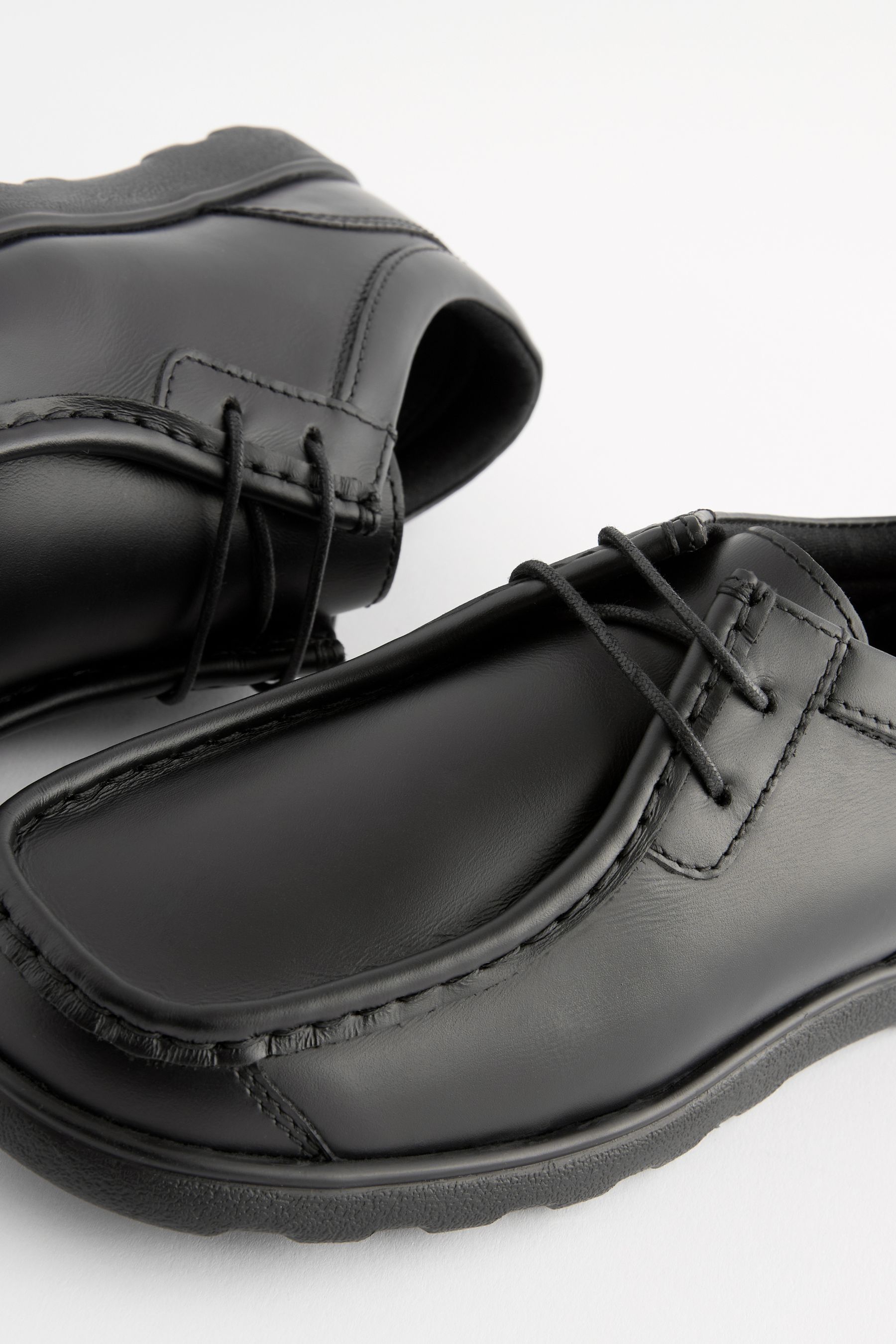 Wallabee school shoes top