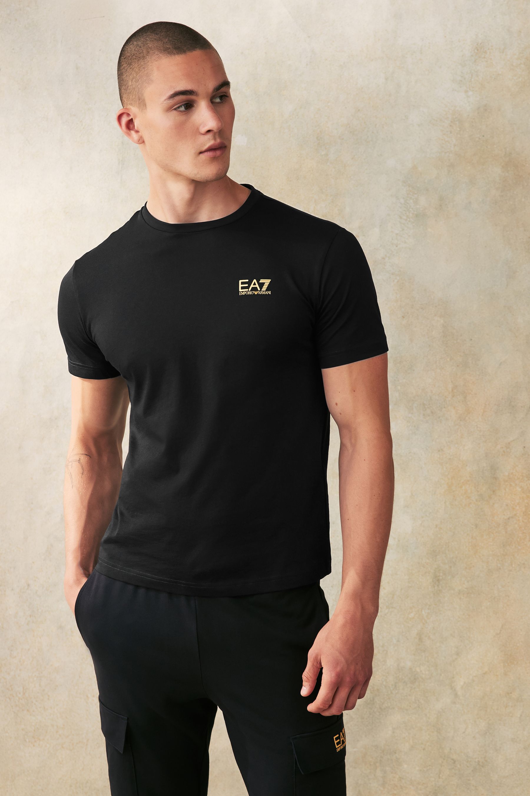 Ea7 core id t shirt deals