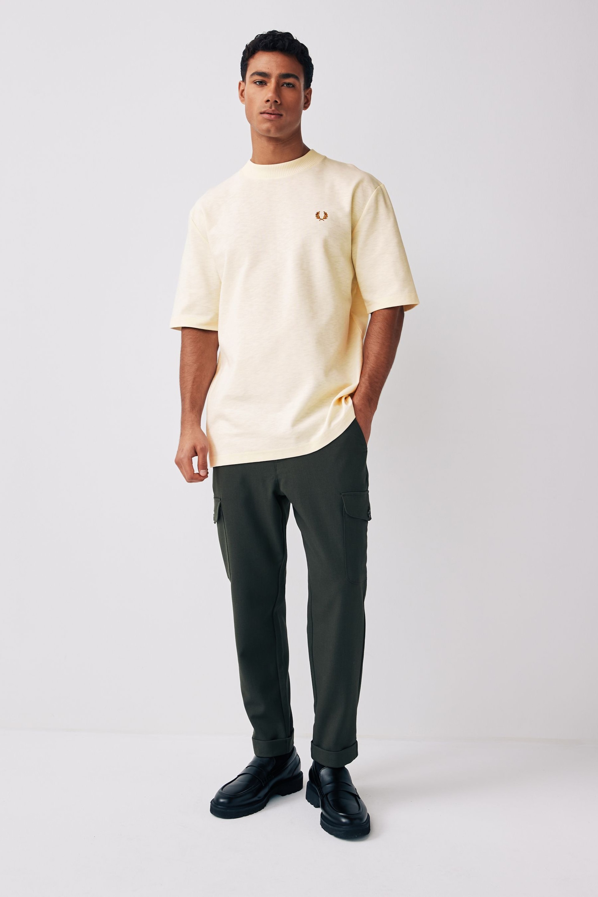 Fred Perry Relaxed Fit Slub Textured T-Shirt - Image 2 of 4