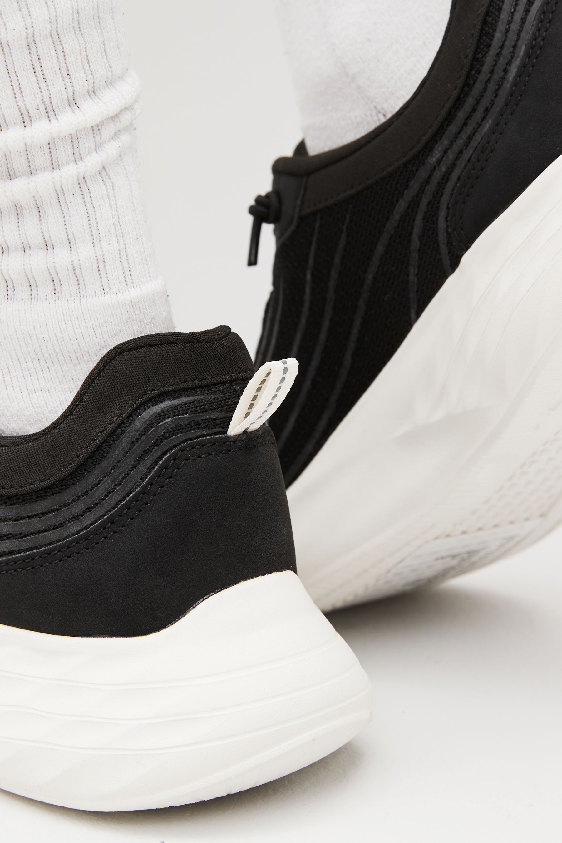 Online gym shoe stores store