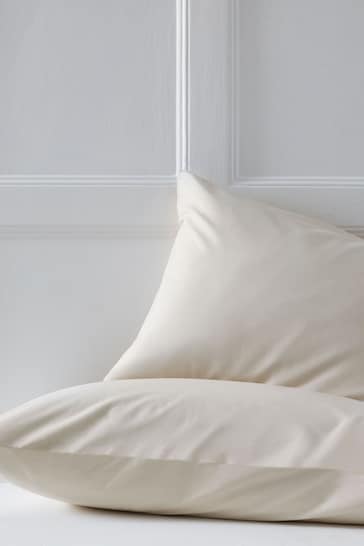 Set of 2 Cream Cotton Rich Pillowcases
