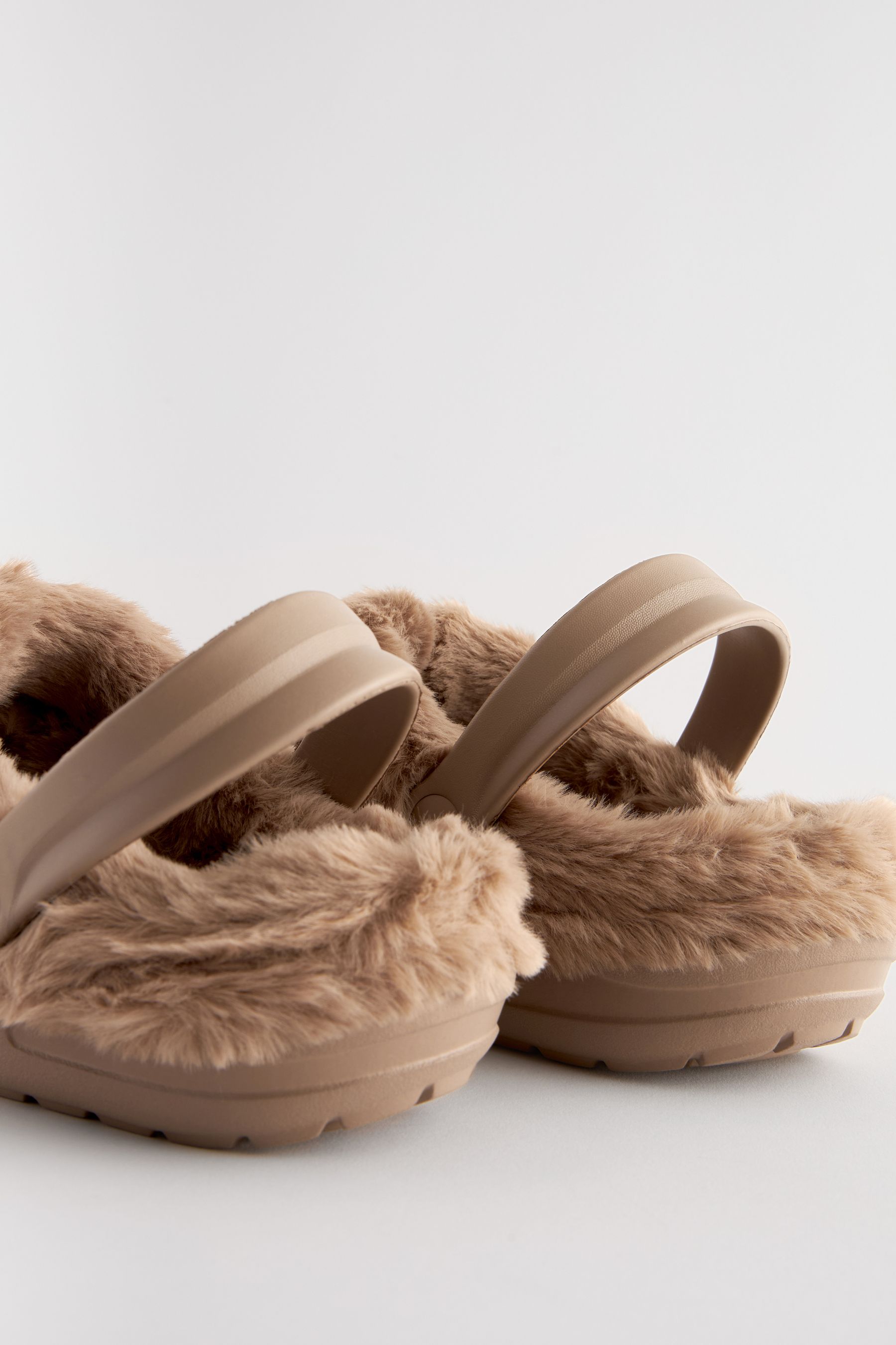 Womens fur lined clogs discount