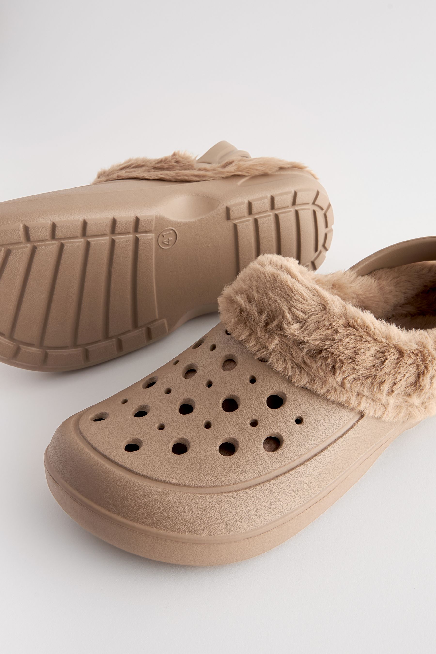 Fur lined clogs deals