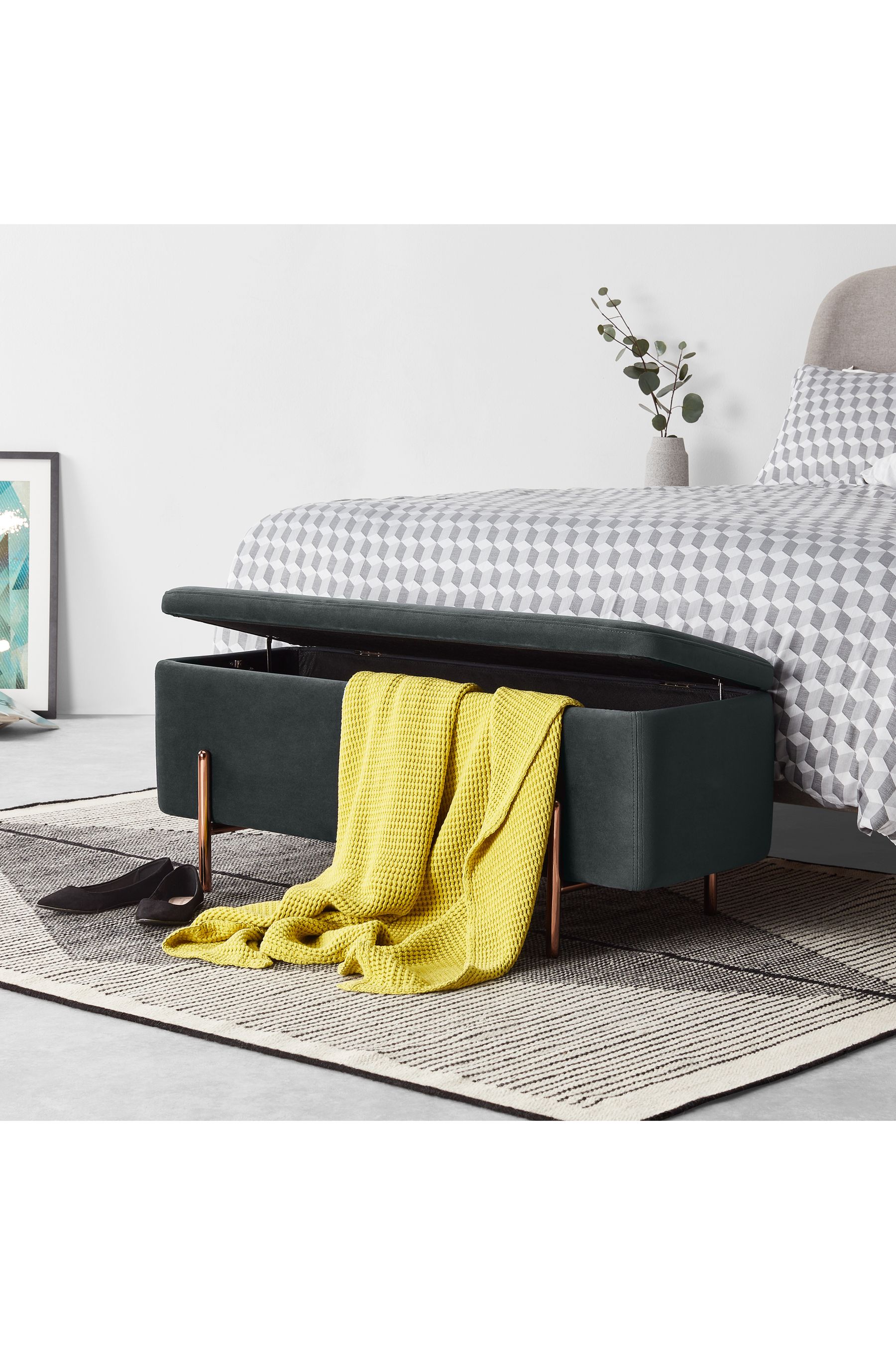 Asare shop storage bench