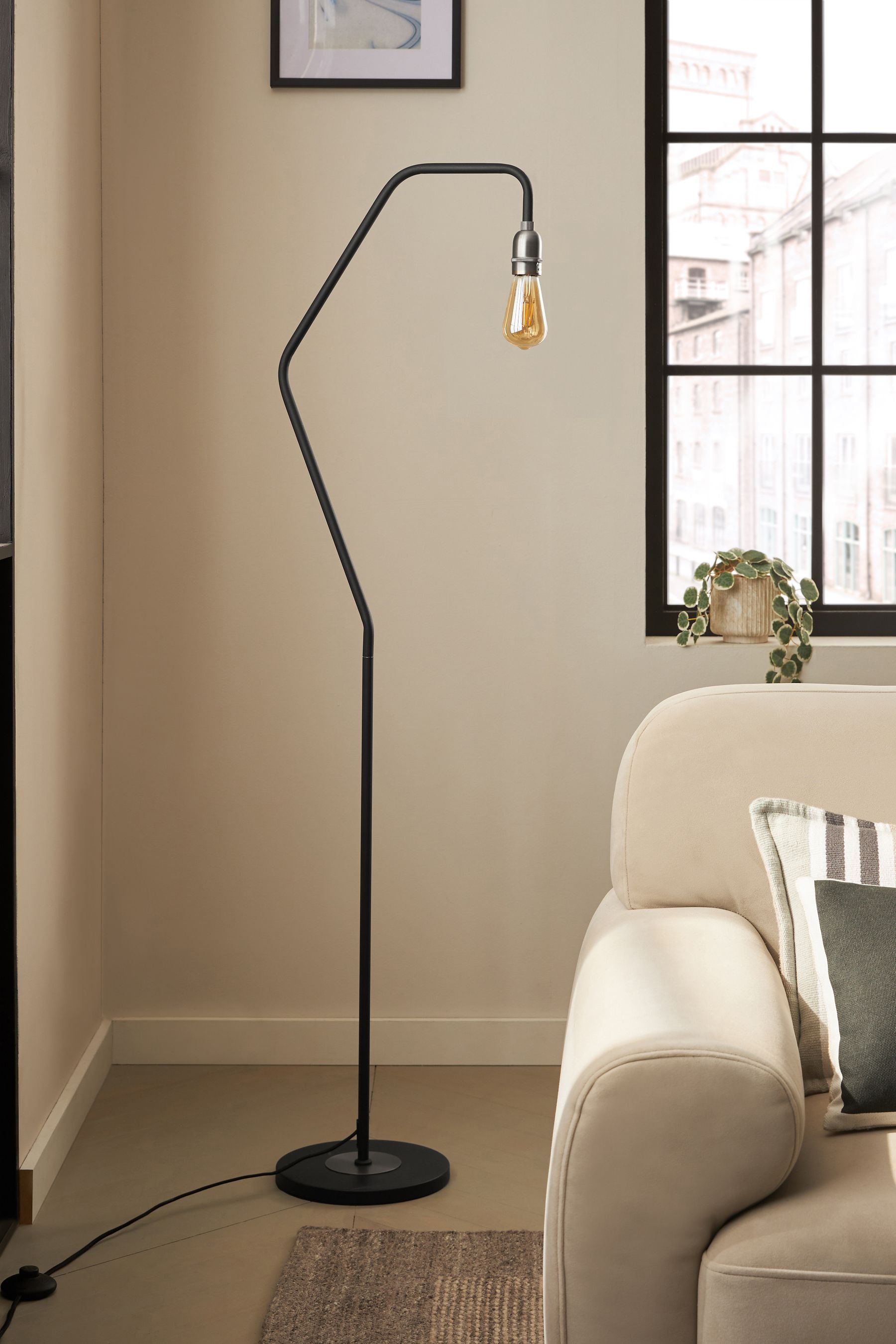 Black floor sale lamp