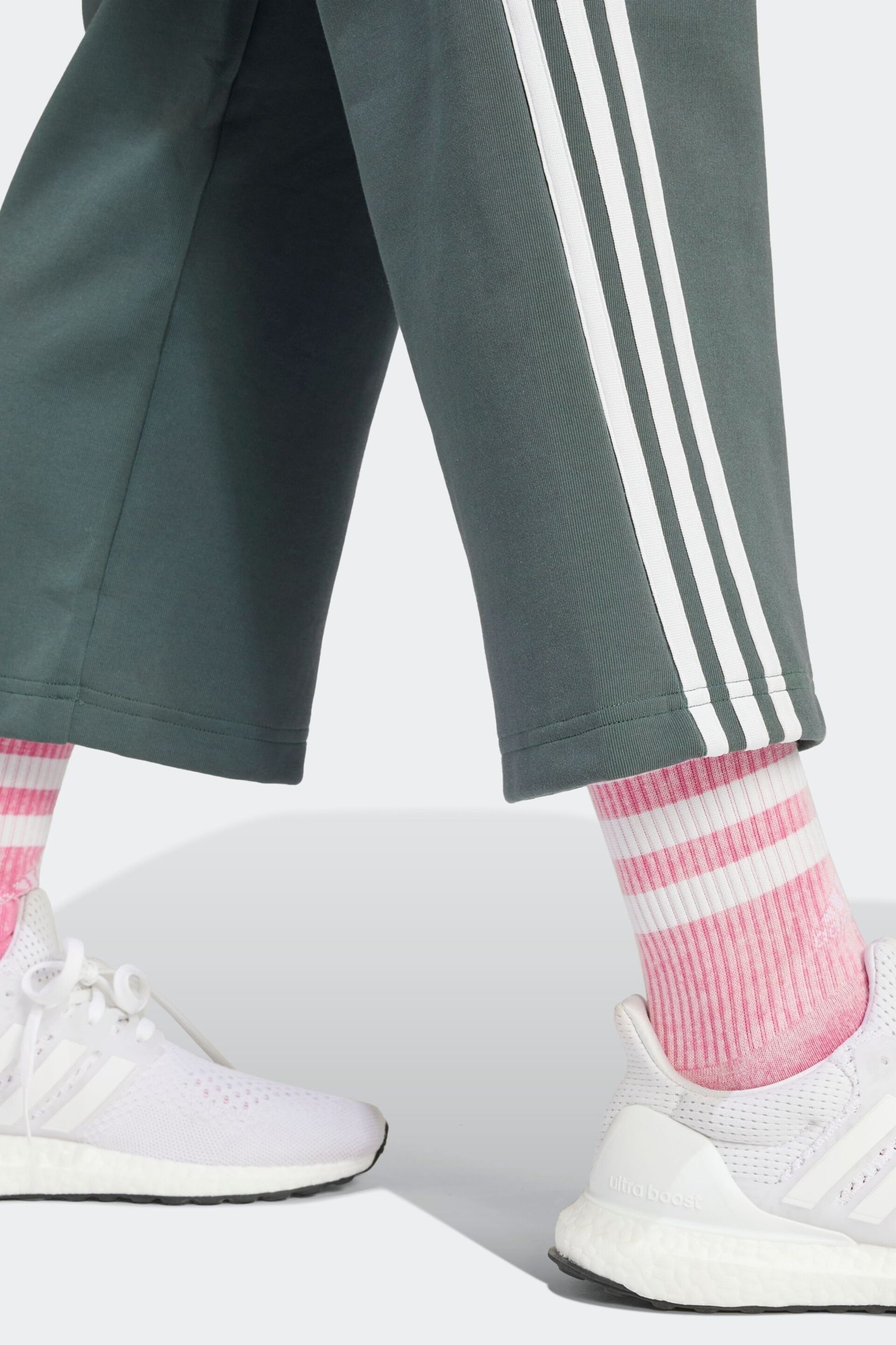 adidas Green Sportswear Future Icons 3-Stripes Open Hem Joggers - Image 5 of 6