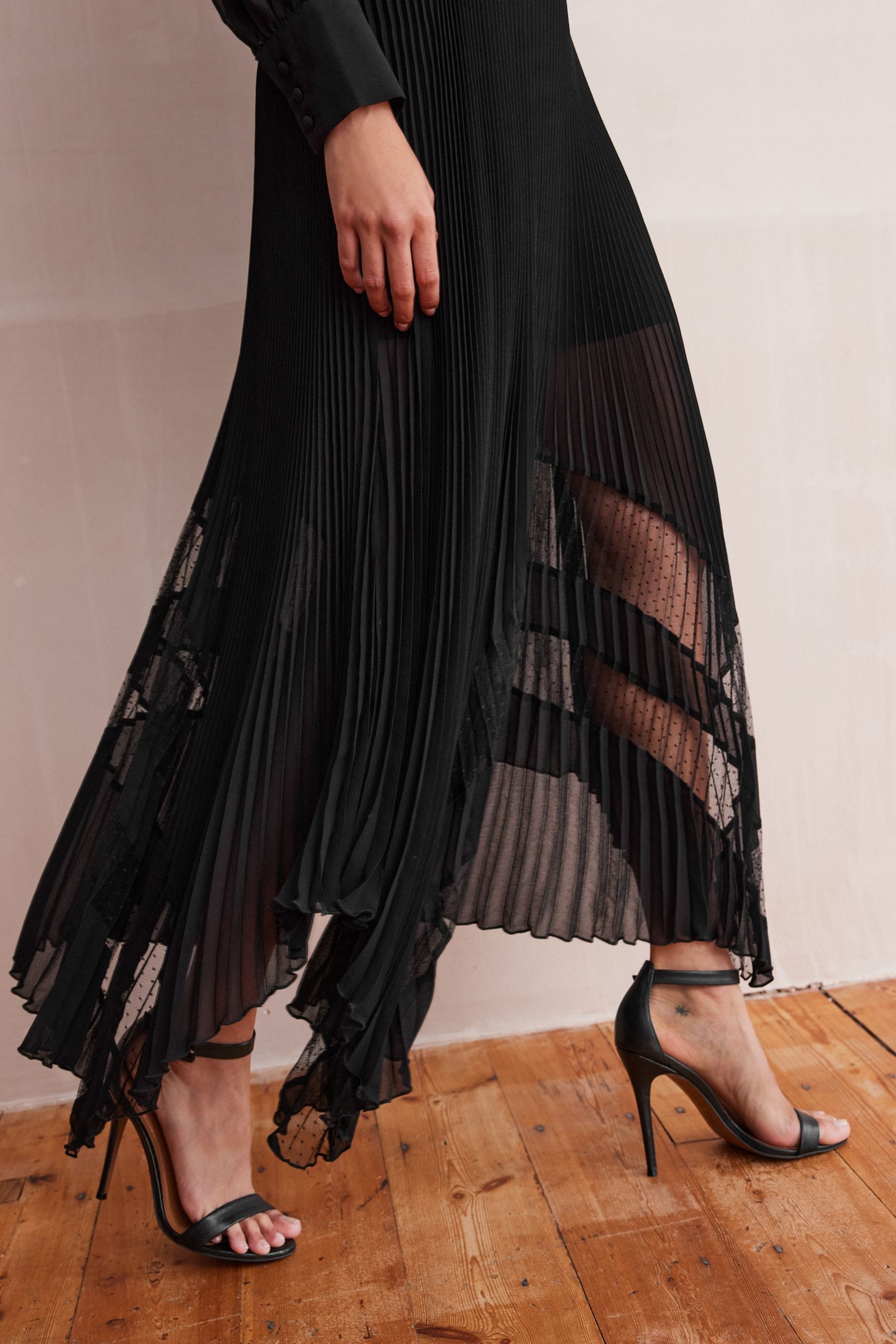 Buy Noir Robe mi longue transparente a jupe transparente from Next Luxembourg