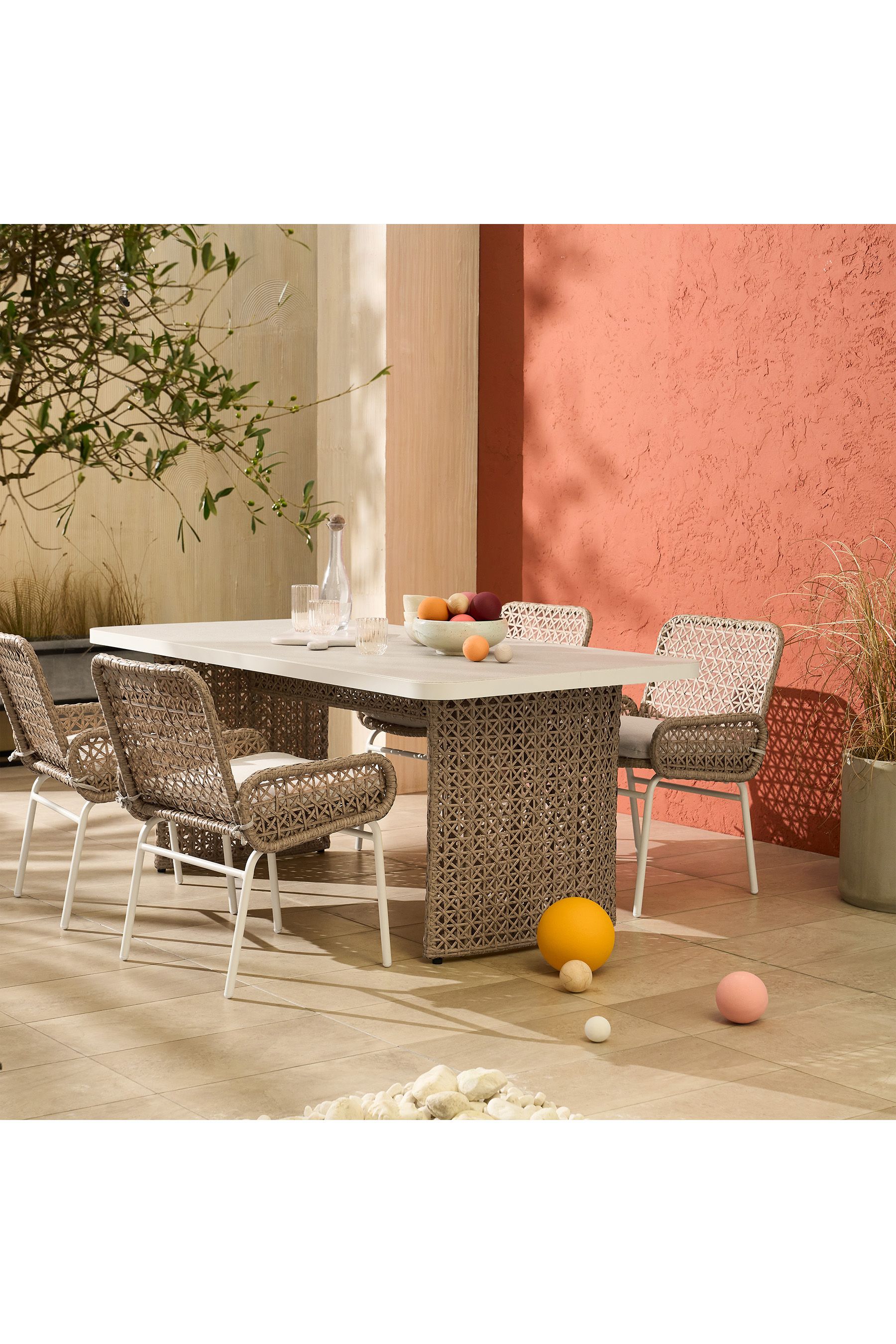 Made shop dining set