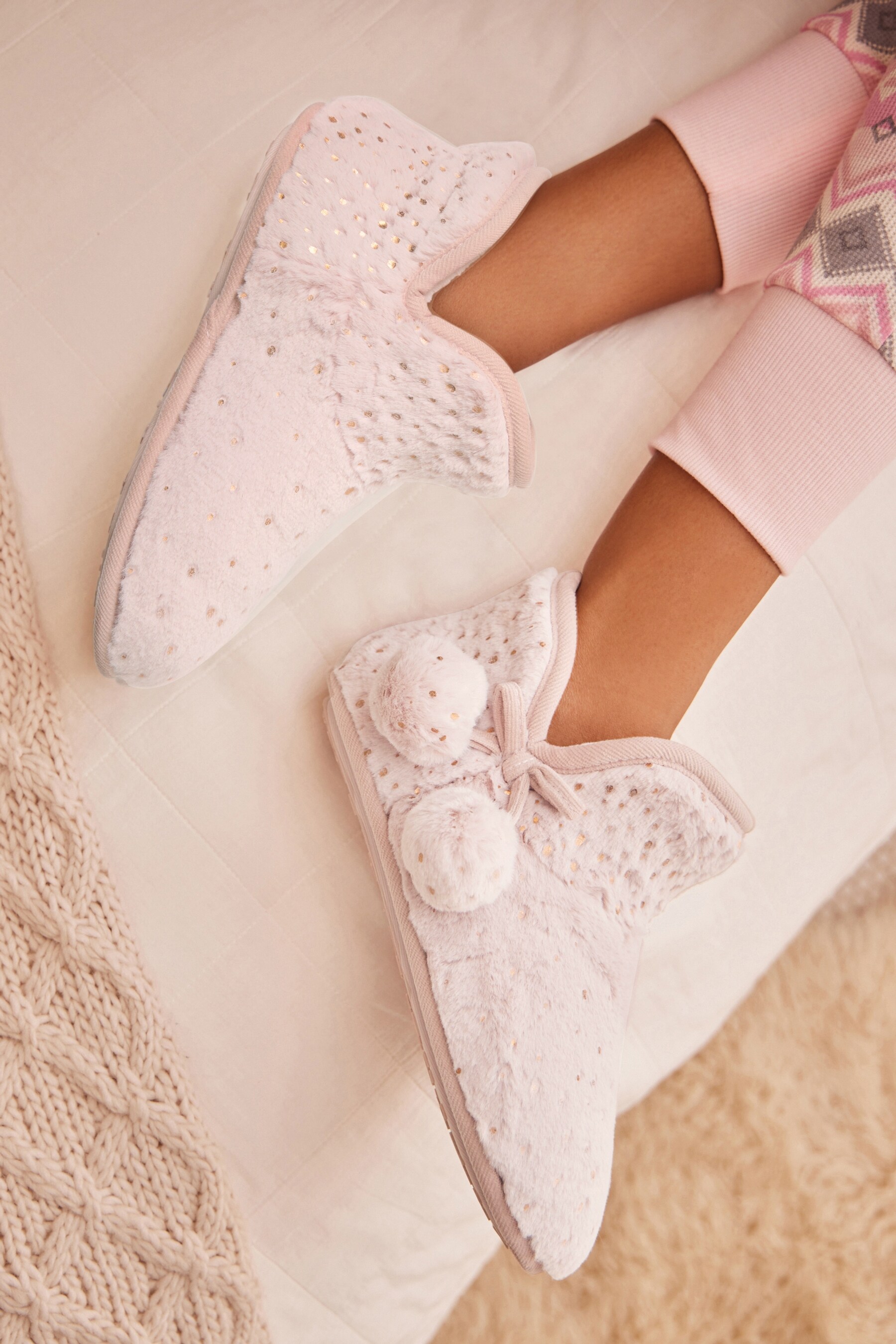 Pink 2024 sparkle slippers