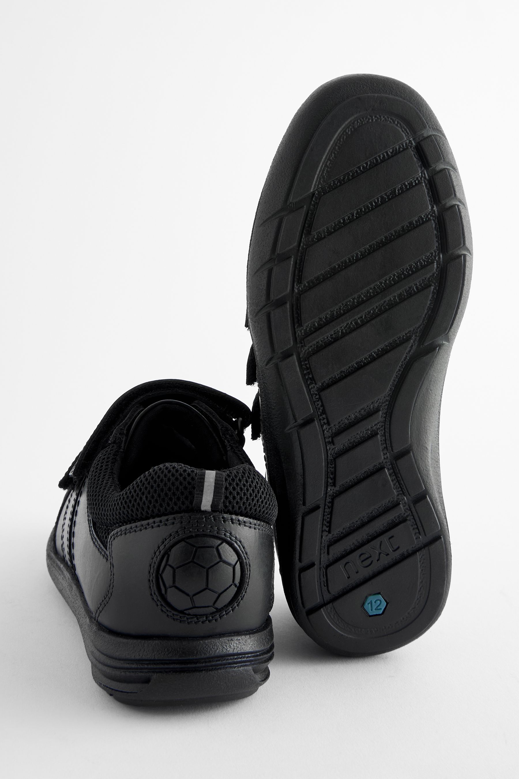 H wide shoes top