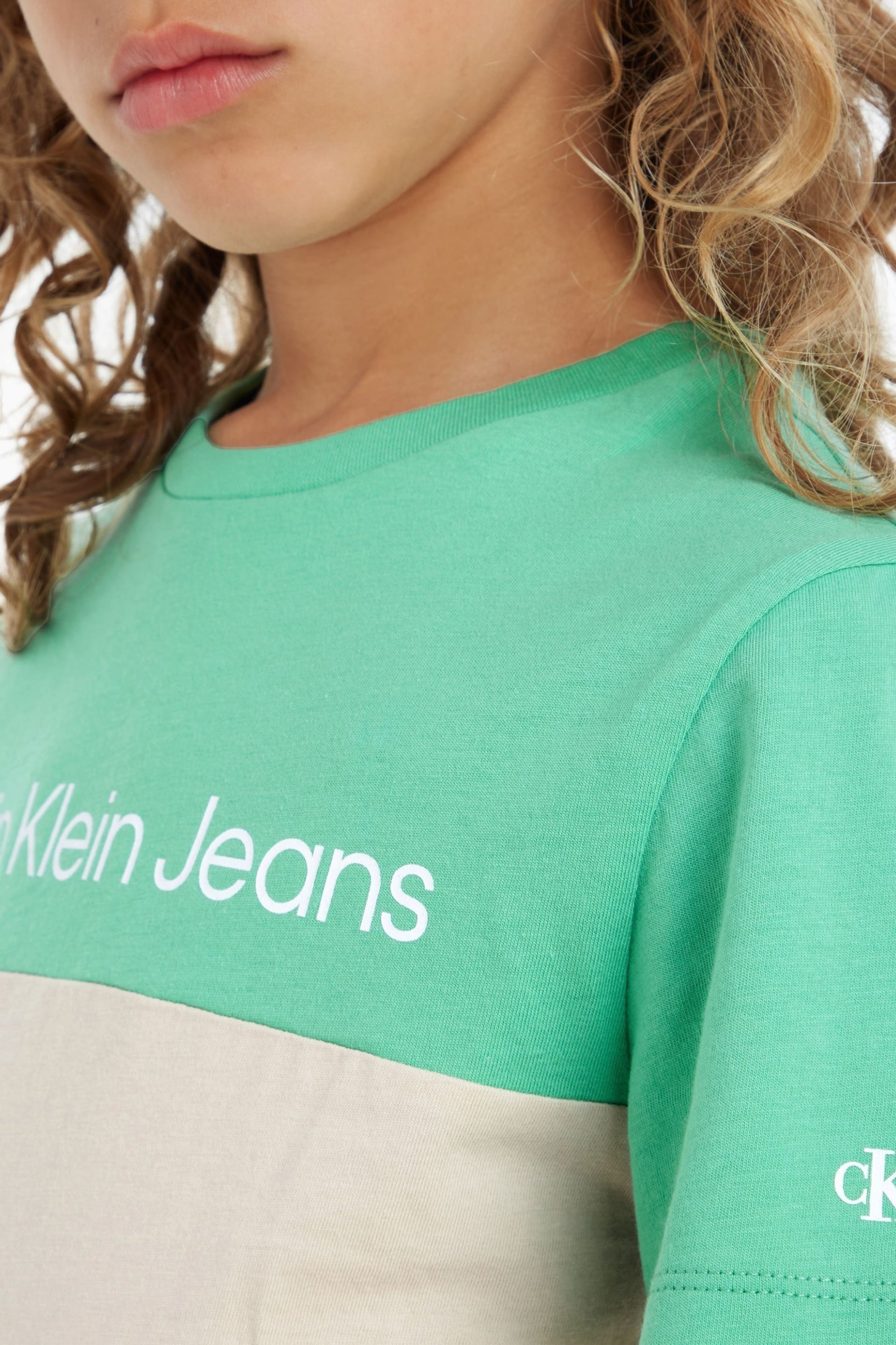 Calvin Klein Jeans Boys Natural Essential Colour Block Set - Image 3 of 4