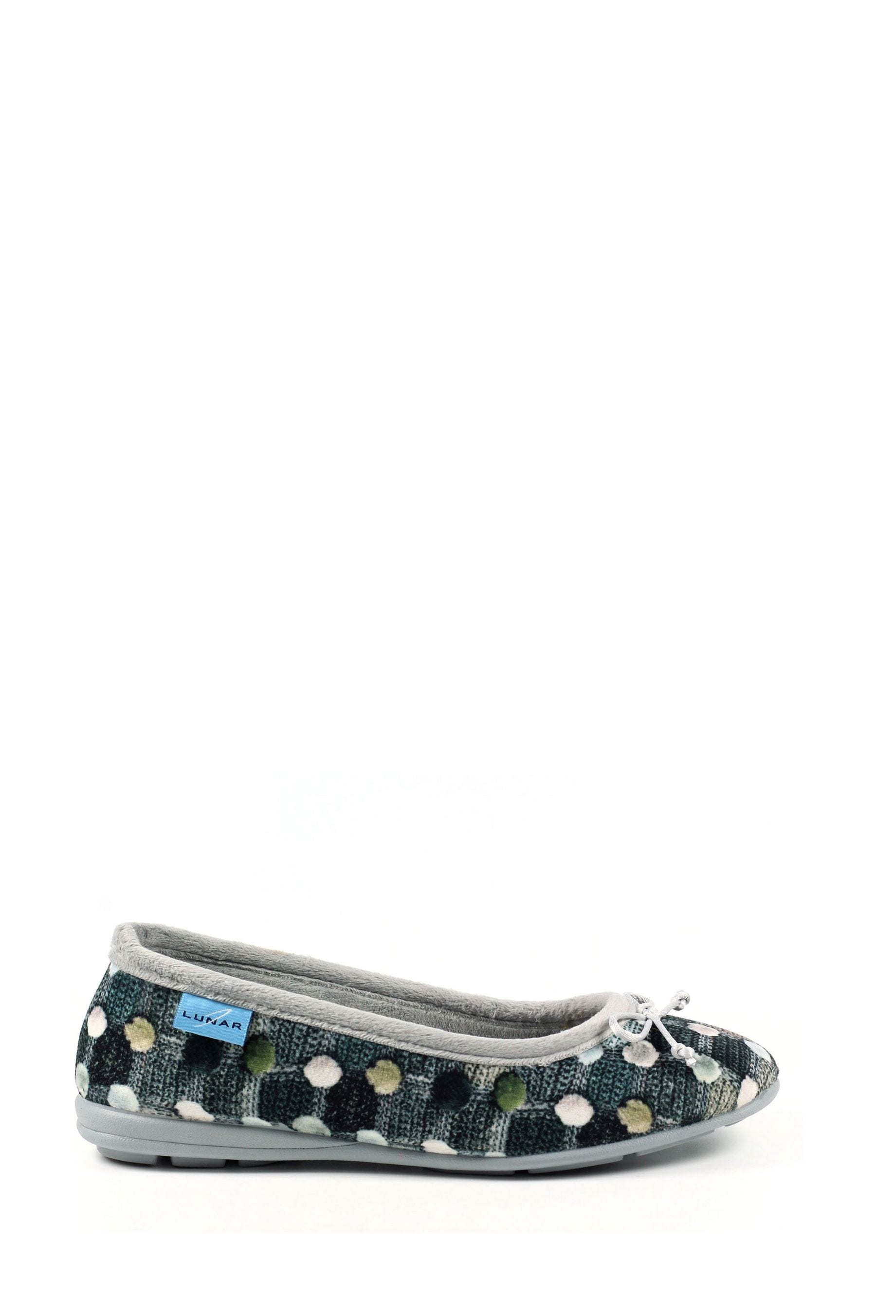 Pump slippers discount